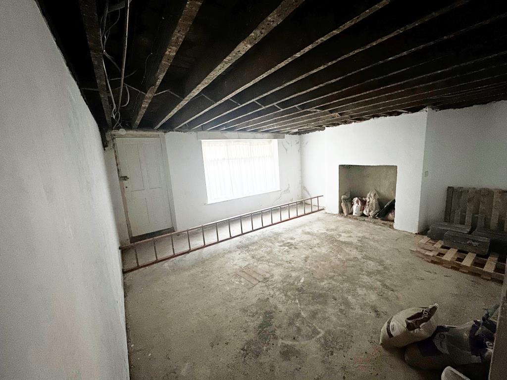 Lot: 96 - FIVE STOREY PERIOD BUILDING WITH POTENTIAL -